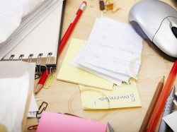 5 tipp, hogyan legyen mindig rend az íróasztalon